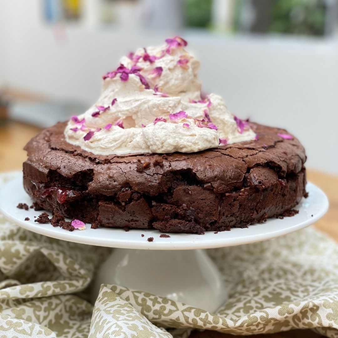 CHOCOLATE ROSE CAKE