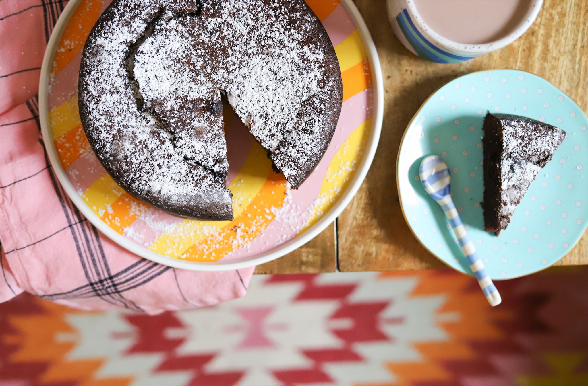 FLOURLESS HAZELNUT CHOCOLATE CAKE