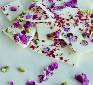 Image of white chocolate barks with pistachio and raspberry